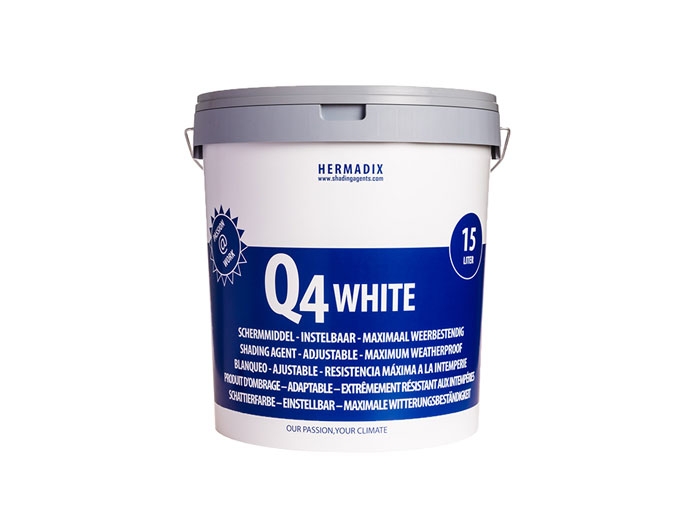 Q4ホワイトはハウス外面に吹き付けることでハウス内を簡単に遮光することができます。